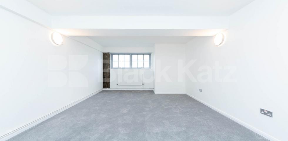 			STUNNING 2 BEDROOM WAREHOUSE APARTMENT, 3 Bedroom, 2 bath, 1 reception Flat			 ABILITY VIEW-KINGSLAND ROAD, DALSTON/HAGGERSTON